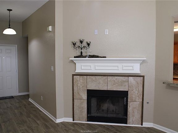 2nd image of 3715 Meadow View Dr