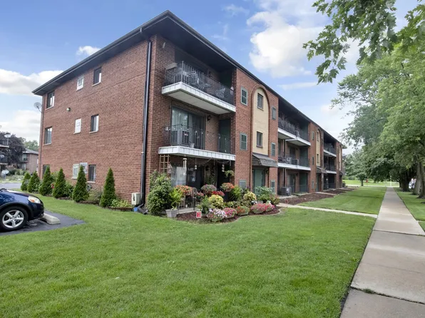 7012 98th St APT 1A, Chicago Ridge, IL 60415