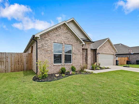 2nd image of 3912 Kent Ln