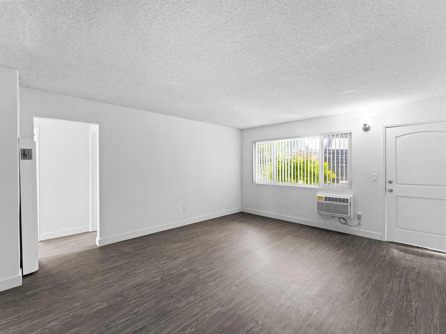 Coast Apartments — Photo 4