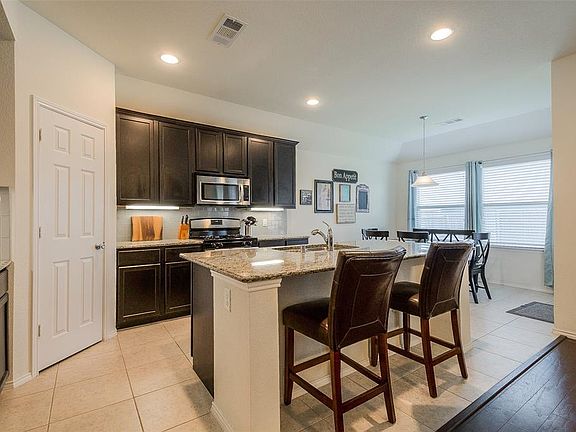 4th image of 1725 Whistler Dr