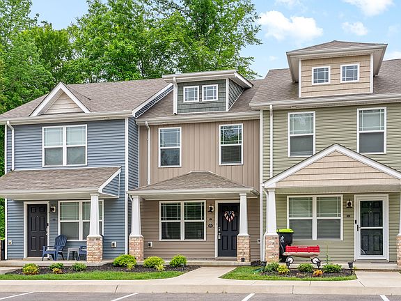 2nd image of 230 Woodland Valley Ln