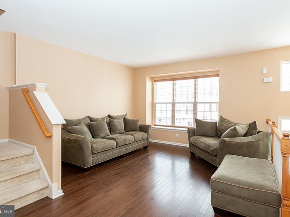 5th image of 15 Shoreham Dr