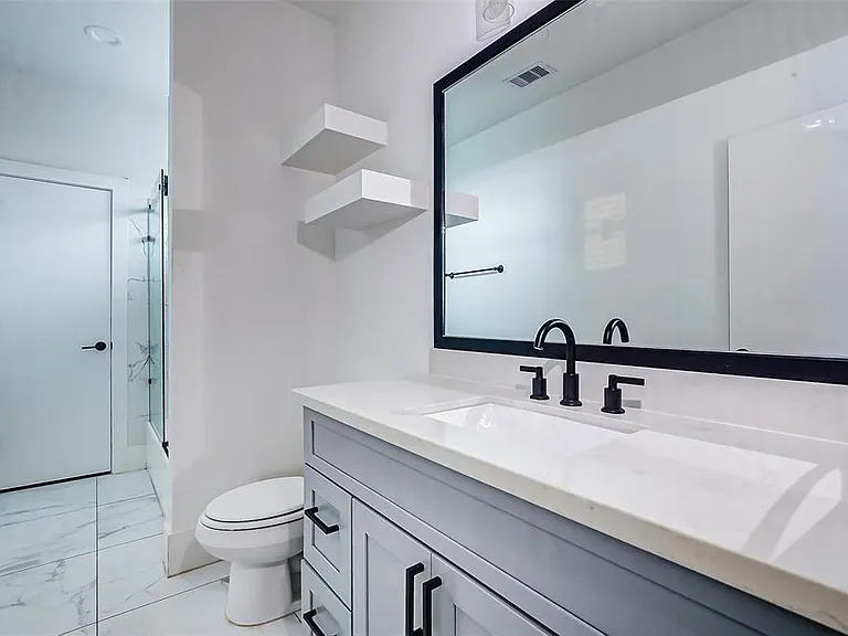 2407 Anita St #B — Photo 10
