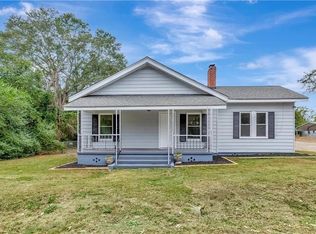 208 Hampton St, Iva, SC 29655