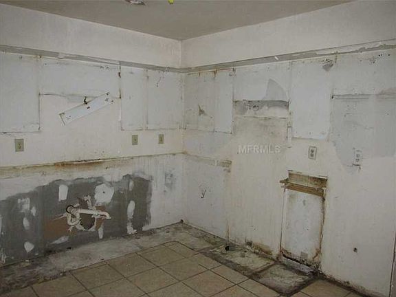 5th image of 4301 Continental Blvd
