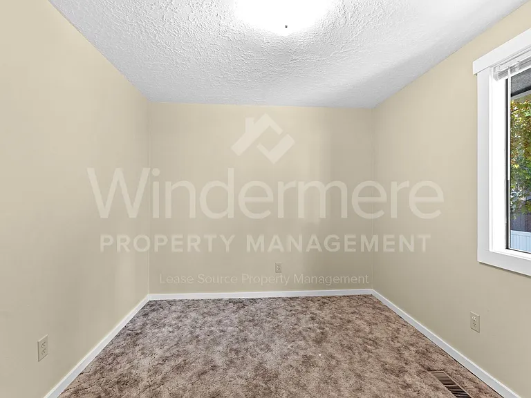 7805 E Upriver Dr — Photo 14