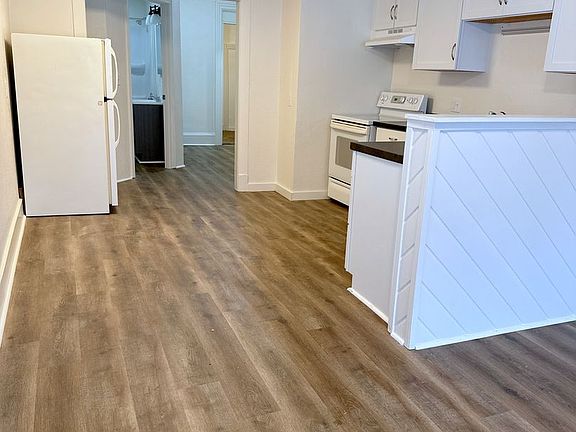 3rd image of 601 W Franklin St APT B