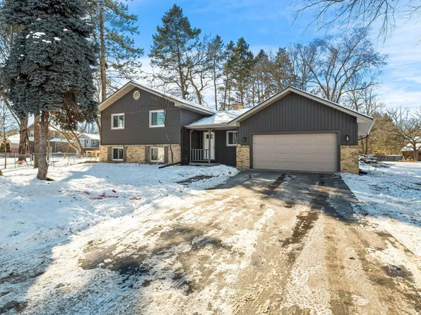 11501 Mississippi Dr N, Champlin, MN 55316