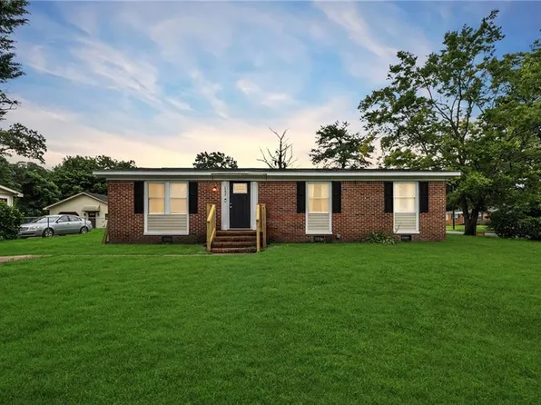 1209 Lake Kennedy Dr, Suffolk, VA 23434