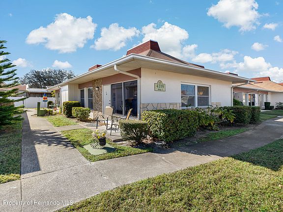 2nd image of 4319 Tahitian Gardens Cir APT A