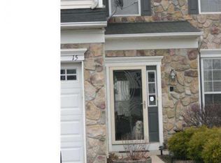 15 Jasper Dr, Columbus, NJ 08022