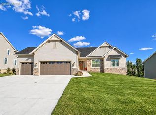 762 Brockway Dr, Mukwonago, WI 53149