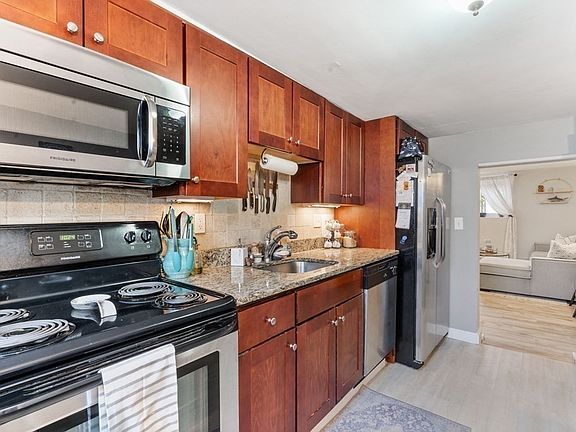 2nd image of 16 Bryon Rd APT 2