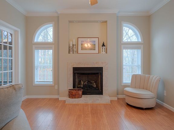 4th image of 845 Southwoods Dr