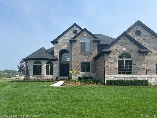 54694 Deadwood Ln, Shelby Township, MI 48316