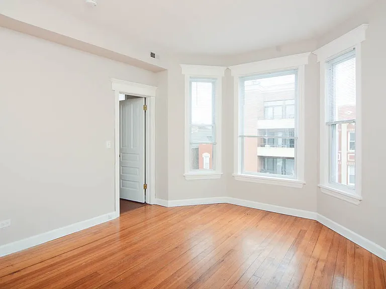 2143 W Chicago Ave #4 — Photo 8