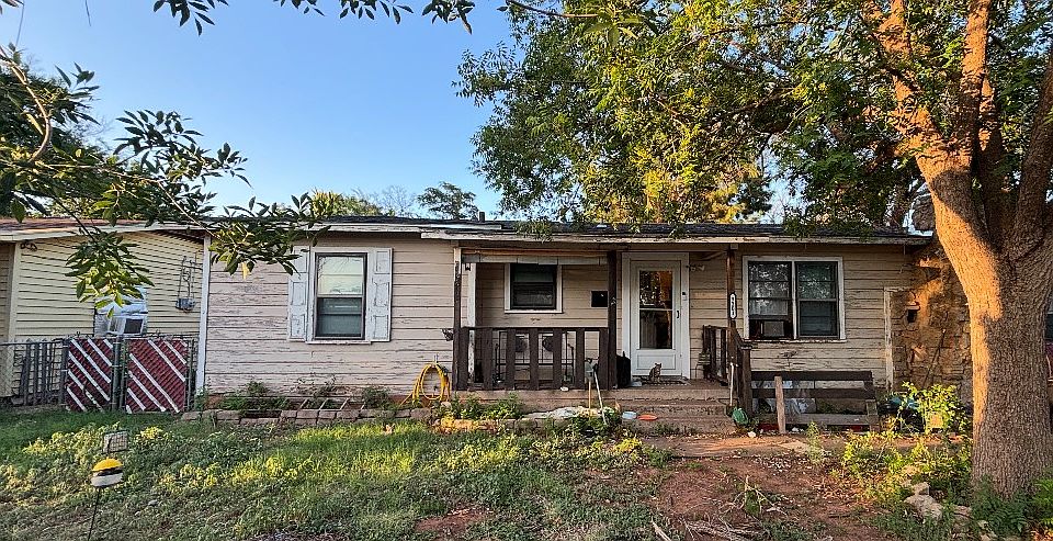 1st image of 3301 Melinda Ln
