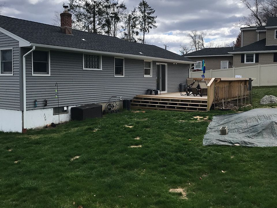 2nd image of 4 Horseshoe Dr