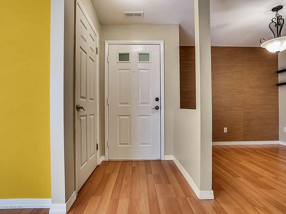 2nd image of 706-8 Zlotkin Cir