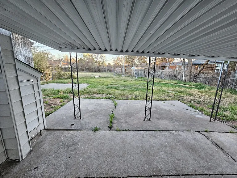 2505 NW Lincoln Ave — Photo 14