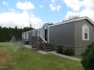 500 Hall Rd #8, Selah, WA 98942