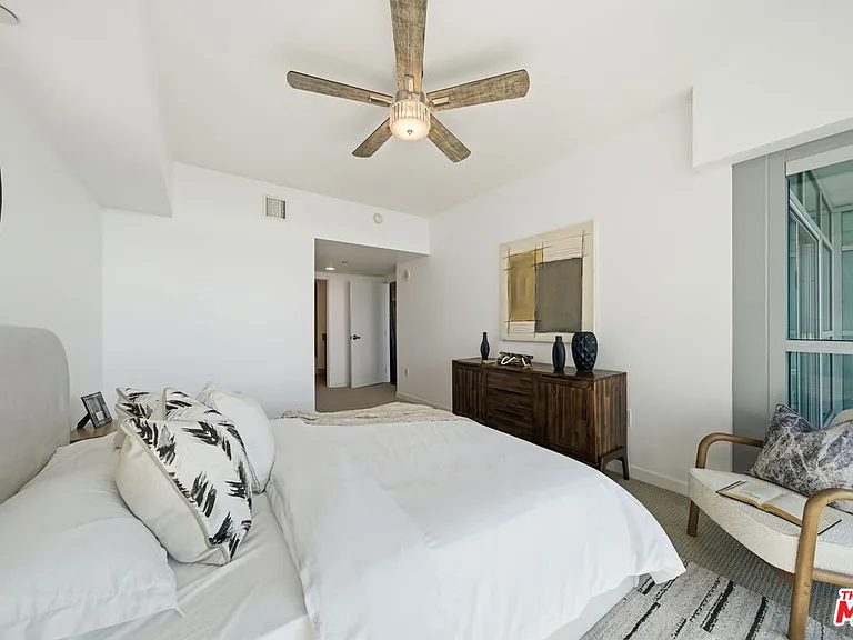 13650 Marina Pointe Dr #1603 — Photo 22