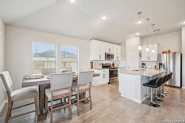 104 Pendleton Cv — Photo 12