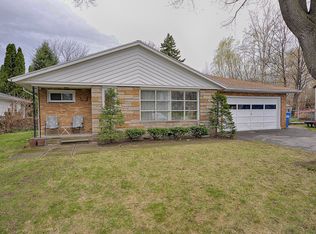 85 Deerfield Dr, Rochester, NY 14609