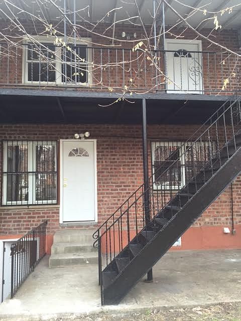 1st image of 923 E 227th St