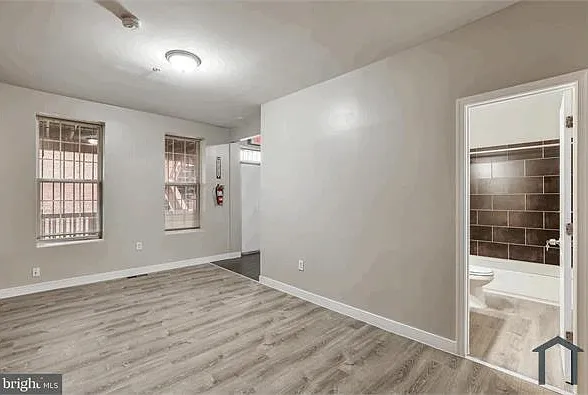 302 V St NE #1 — Photo 4