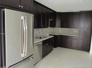 11621 SW 90th St, Miami, FL 33176