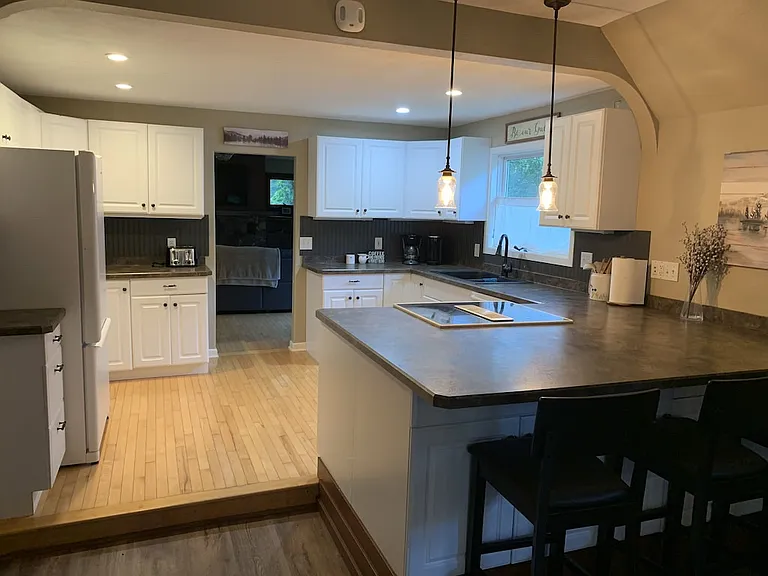 4410 Beach Ln NE — Photo 3
