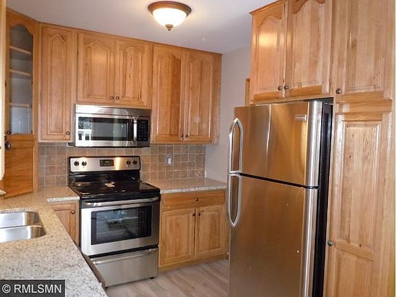 3rd image of 4434 Churchill St