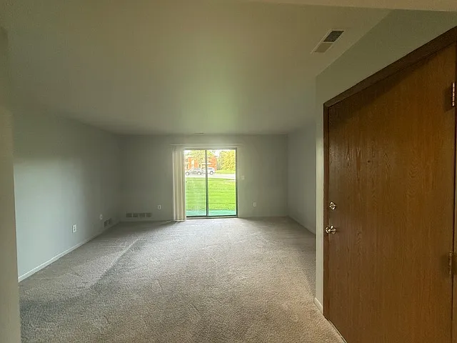 1 bed, 750 sqft, $995 — Photo 2