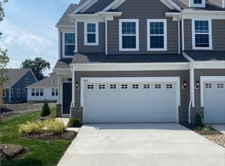 686 Harbour Town Ct, Avon Lake, OH 44012