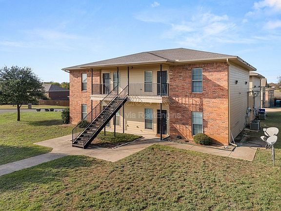 2nd image of 10007 Amber Cir