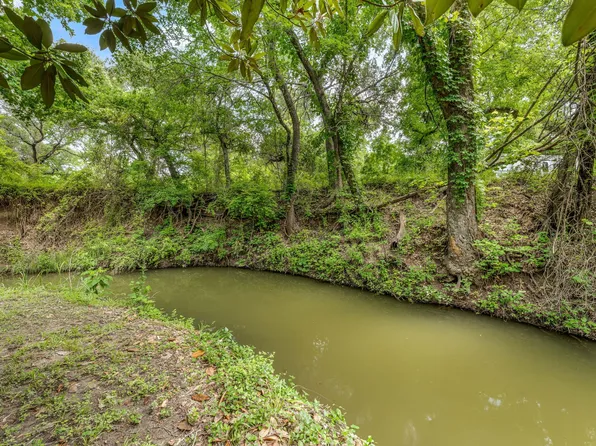 2917 Waterwood Ct, Granbury, TX 76048
