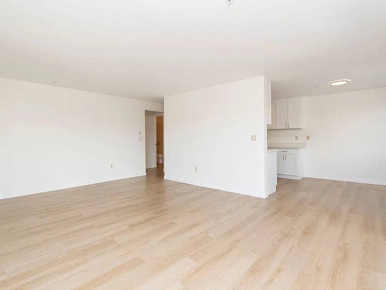 Nordhaven Apartments — Photo 25