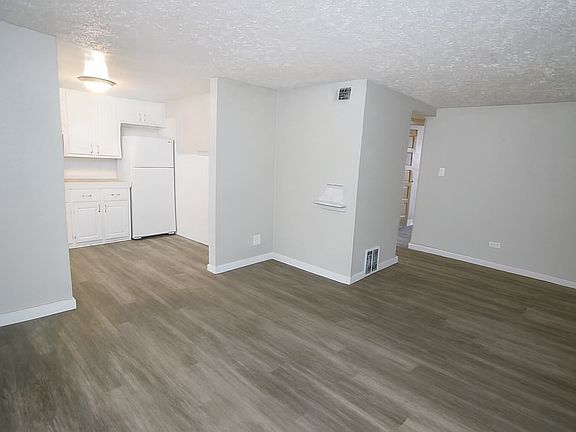 3rd image of 2170 N Franklin St #102