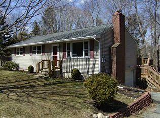 8 Beverly Rd, Niantic, CT 06357