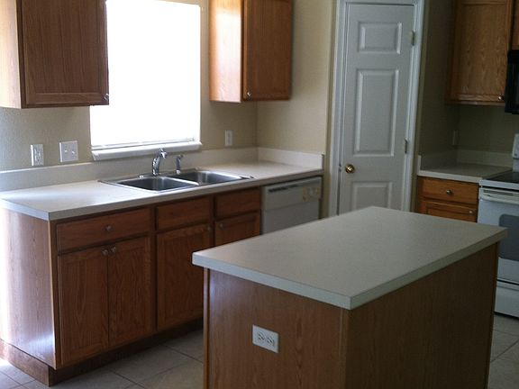 4th image of 2908 Brighton Ave
