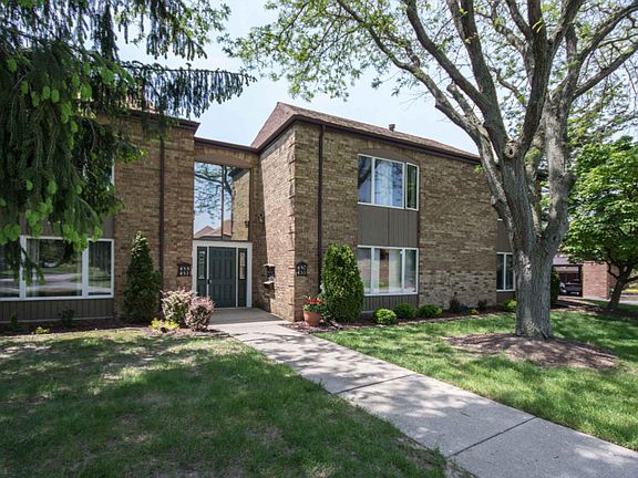 4th image of 455 Barkwood Ct NW #24