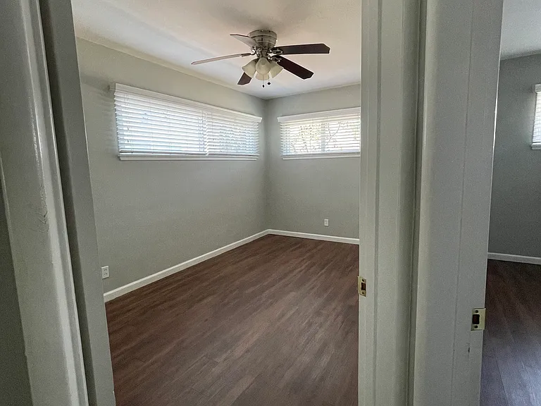 2375 Wilma Ave — Photo 8
