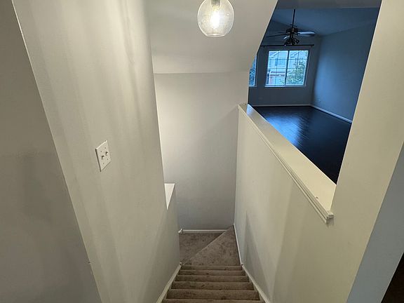 4th image of 268 Camel Bend Ct #4