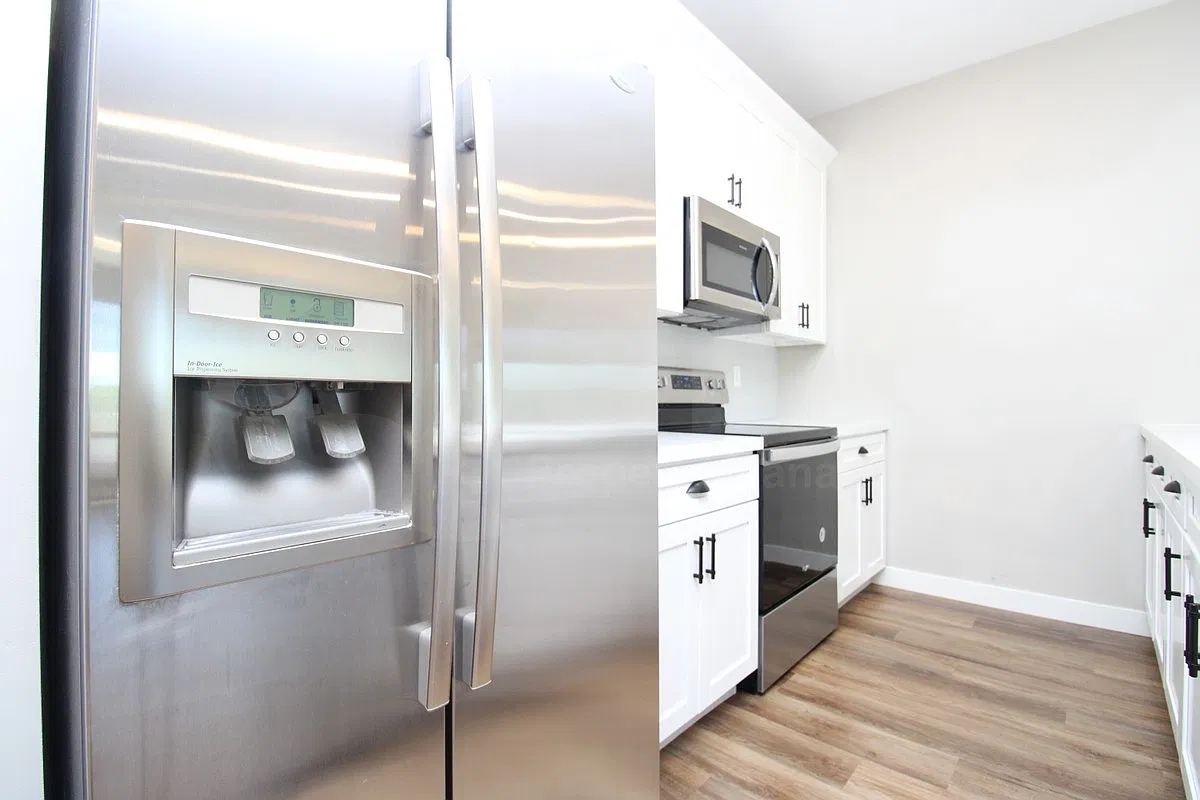 3 bed, 3.5 bath, 1980 sqft, $2,450 — Photo 3