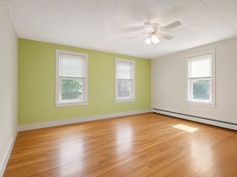 19 Wentworth Ave #2 — Photo 3