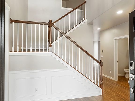 5th image of 18929 111th Street E