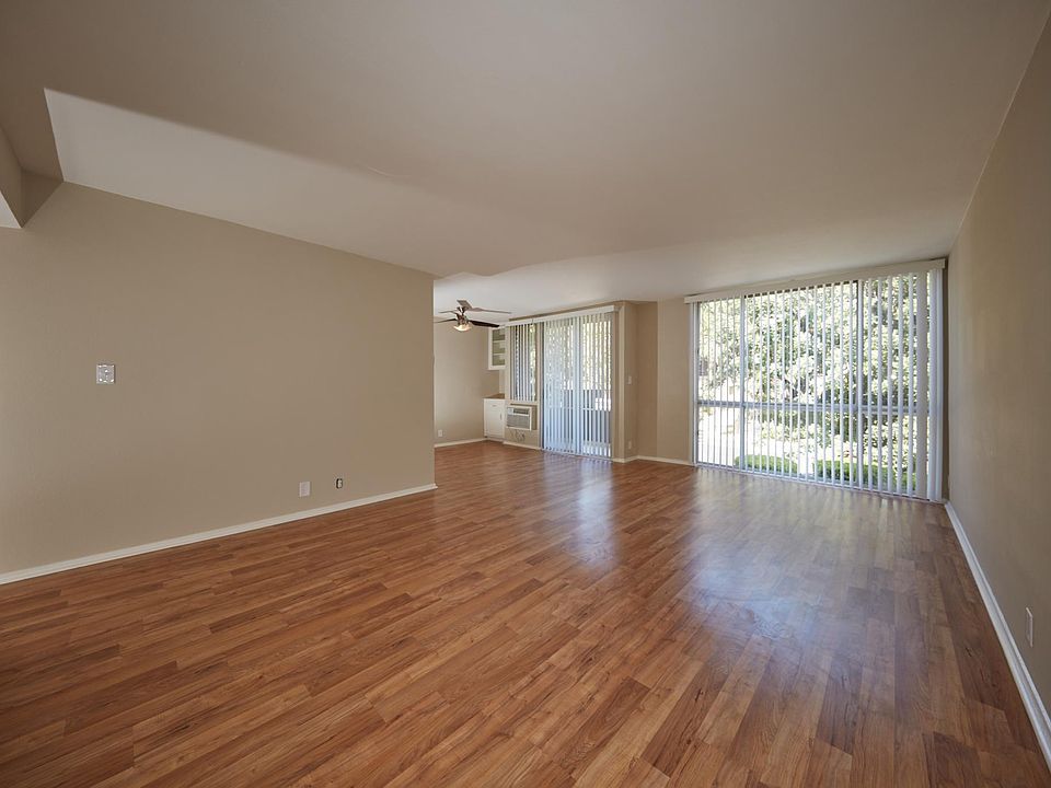 1st image of 1833 Westholme Ave #202