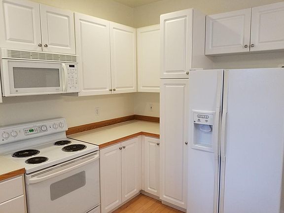 3rd image of 5553 NE Canard Dr